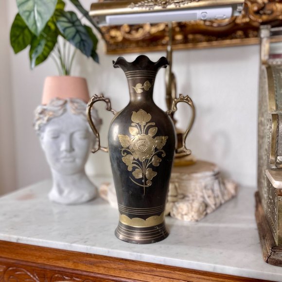 Vintage Brass Vase Double Handle Ruffled Etched Floral Motif Black Two Toned Urn - Picture 1 of 7